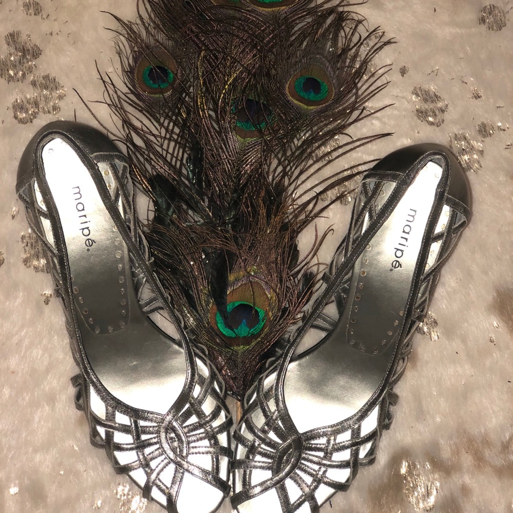 Sexy Maripe pewter peep toe cut out heels.
